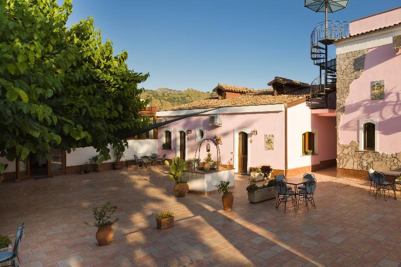 Agriturismo Terrenia Villa Trappitello Exterior photo